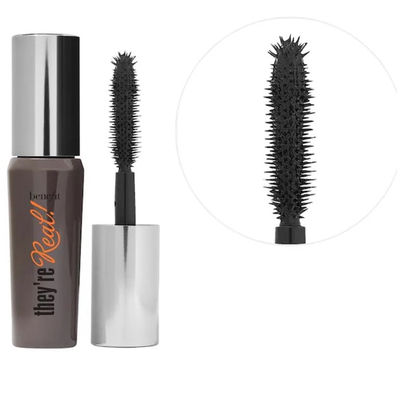 Benefit they’re real lengthening mini mascara. - Picture 3 of 3